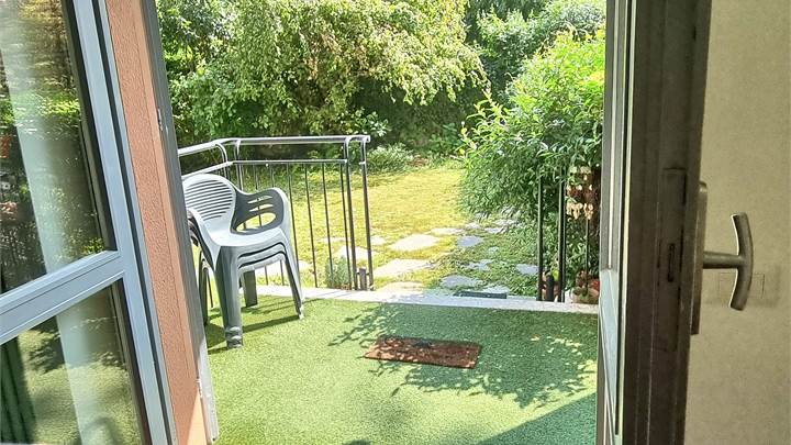 Bilocale a Cernobbio arredato con giardino.
